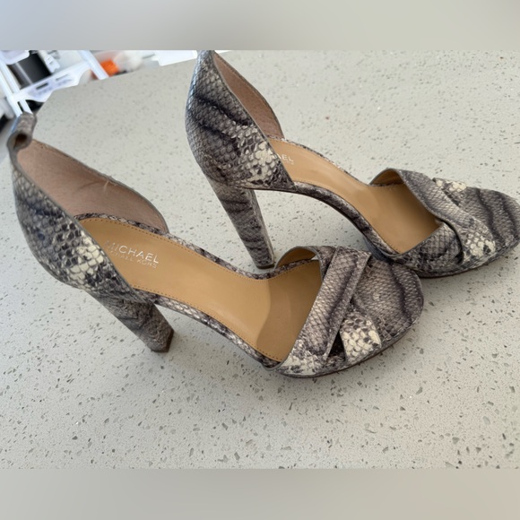 Michael Kors heels - Picture 3 of 3